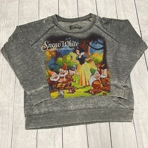 Disneys Snow White & the Seven Dwarf Long Sleeve Sz L